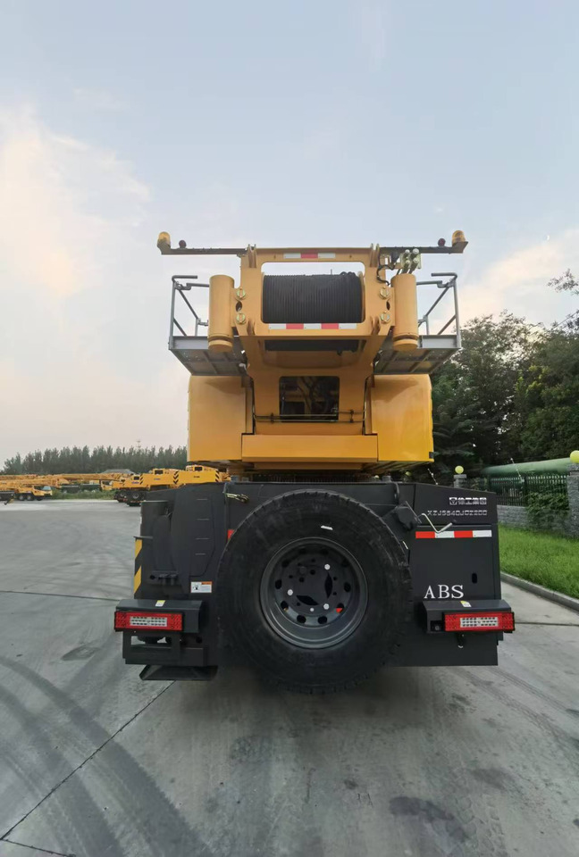 XCMG Official Used 200ton Truck Lifting Crane XCA200L8 Hydraulic Mobile Crane Price List - رافعة لجميع التضاريس: صور 3 XCMG Official Used 200ton Truck Lifting Crane XCA200L8 Hydraulic Mobile Crane Price List - رافعة لجميع التضاريس: صور 3