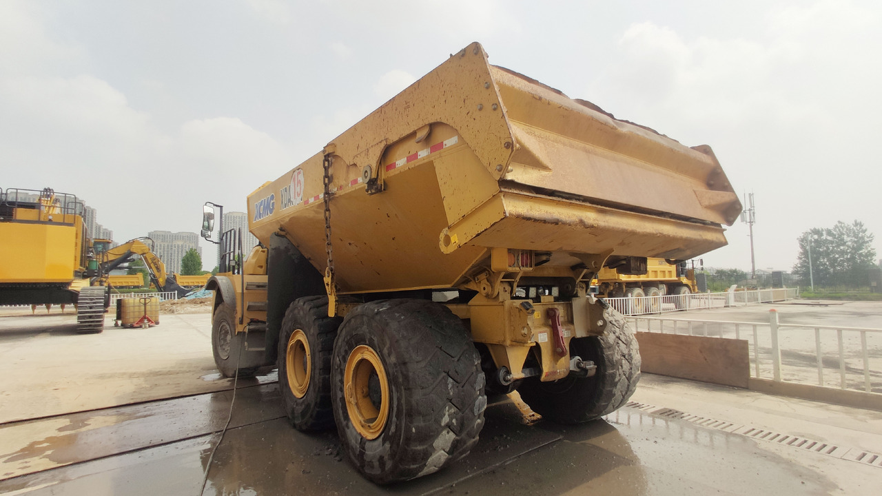 XCMG Official Used 6*6 Dumper Mining Truck XDA50H Articulated Tipper Truck Dumper Price - قلابة شاحنة: صور 3 XCMG Official Used 6*6 Dumper Mining Truck XDA50H Articulated Tipper Truck Dumper Price - قلابة شاحنة: صور 3