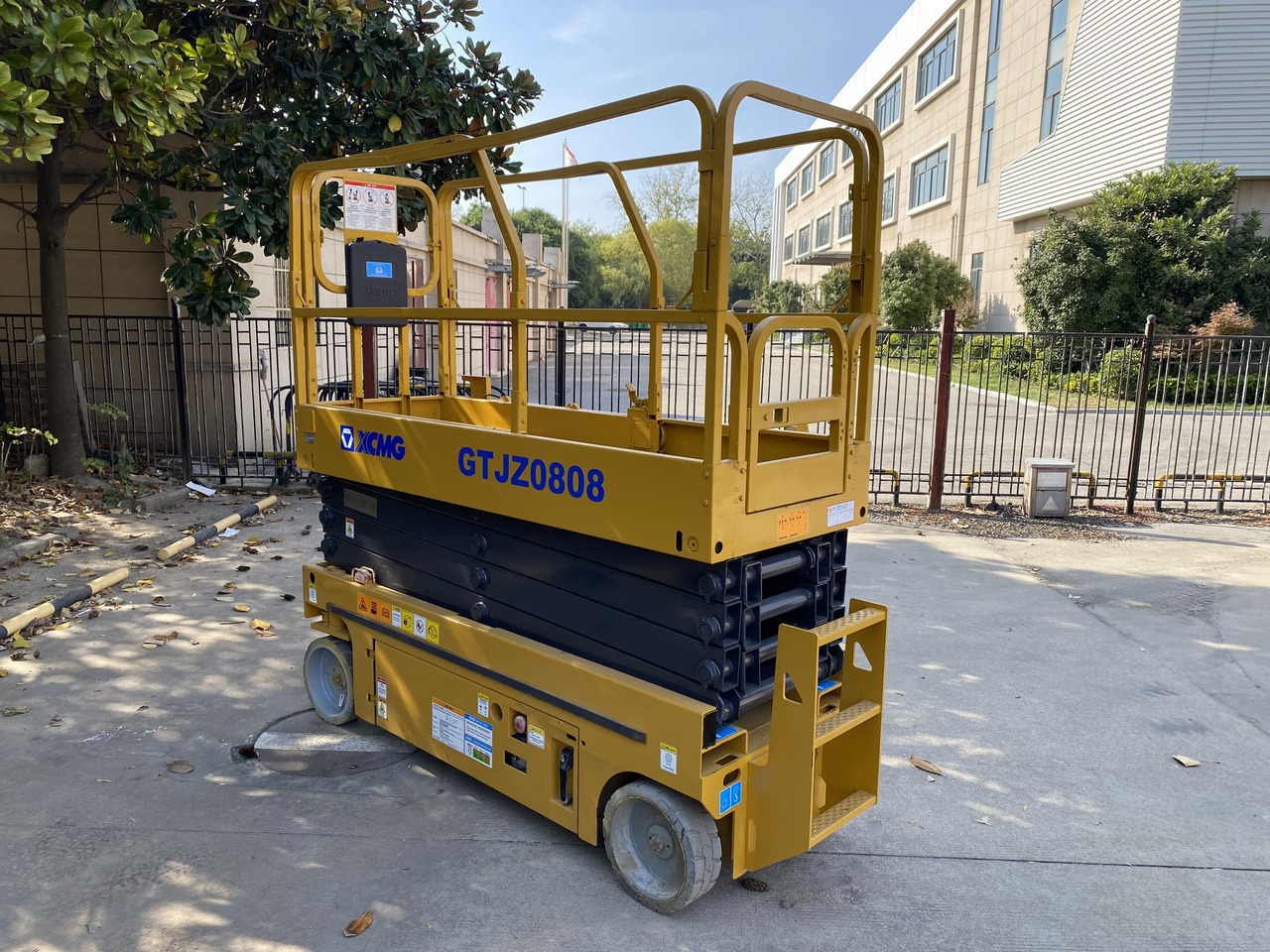 XCMG Official Used Aerial Work Platform Lift GTJZ0808 8m Hydraulic Scissor Lift Price - رافعات مقصية: صور 2 XCMG Official Used Aerial Work Platform Lift GTJZ0808 8m Hydraulic Scissor Lift Price - رافعات مقصية: صور 2