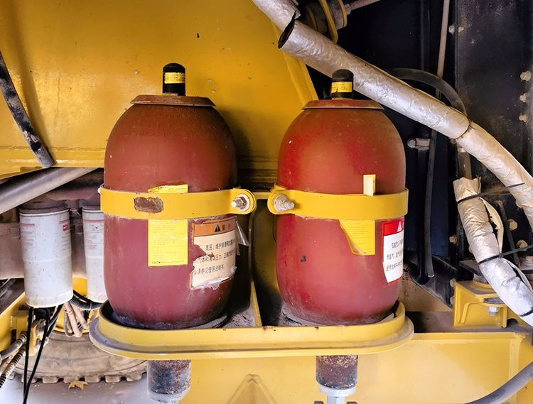 XCMG Official Used Cheap Tipper Truck XDR85T 70 Ton Mining Dump Truck Price - قلابة شاحنة: صور 4 XCMG Official Used Cheap Tipper Truck XDR85T 70 Ton Mining Dump Truck Price - قلابة شاحنة: صور 4