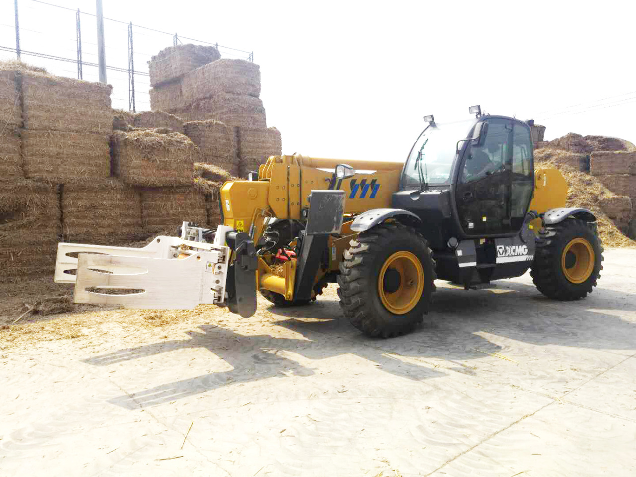 XCMG XTF1256K 5.4ton used diesel forklift loader telehandler for sale - رافعة تلسكوبية: صور 2 XCMG XTF1256K 5.4ton used diesel forklift loader telehandler for sale - رافعة تلسكوبية: صور 2