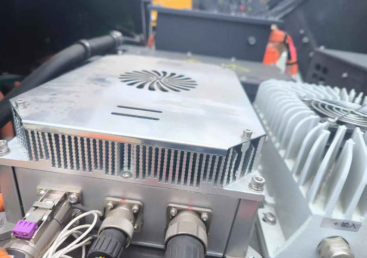 XCMG official used electric small cold milling machine Xm505ep 500mm width - ماكينات لصقل الأسفلت: صور 3 XCMG official used electric small cold milling machine Xm505ep 500mm width - ماكينات لصقل الأسفلت: صور 3