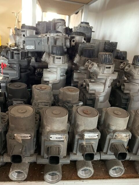 1867005 DAF XF 106 truck - صمام الفرامل - شاحنة: صور 5 1867005 DAF XF 106 truck - صمام الفرامل - شاحنة: صور 5