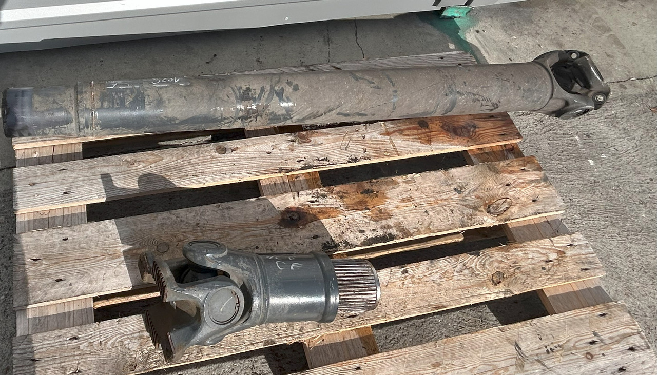 DAF CF EURO 6 440 DRIVE SHAFT LENGTH 1640 MM - عمود الكردان: صور 2 DAF CF EURO 6 440 DRIVE SHAFT LENGTH 1640 MM - عمود الكردان: صور 2