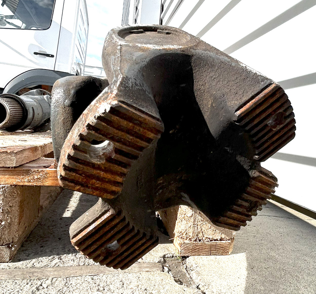 DAF CF EURO 6 440 DRIVE SHAFT LENGTH 1640 MM - عمود الكردان: صور 4 DAF CF EURO 6 440 DRIVE SHAFT LENGTH 1640 MM - عمود الكردان: صور 4