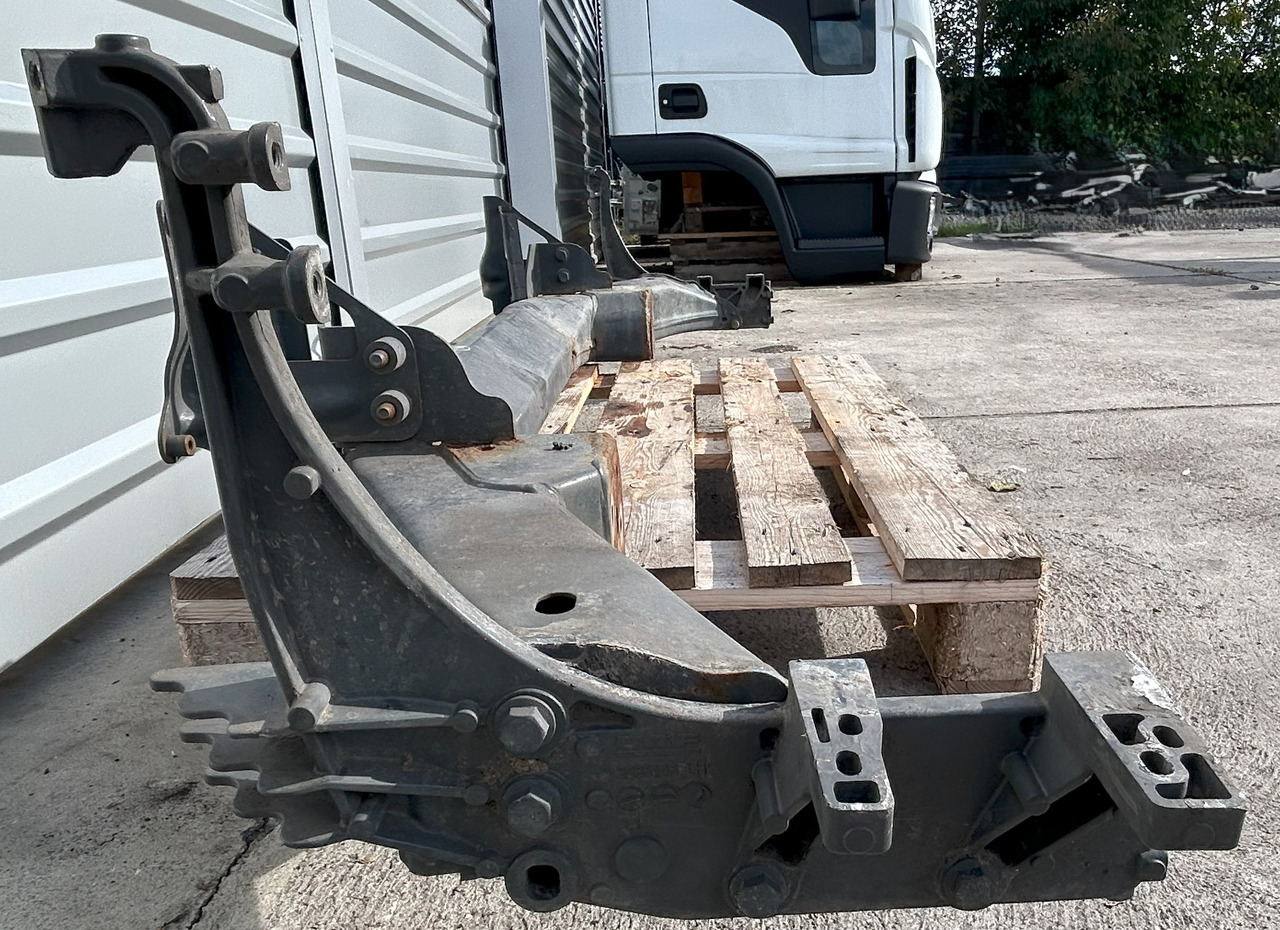DAF CF EURO 6 BUMPER BEAM WITH STEP BRACKETS - كأس مترعة: صور 3 DAF CF EURO 6 BUMPER BEAM WITH STEP BRACKETS - كأس مترعة: صور 3