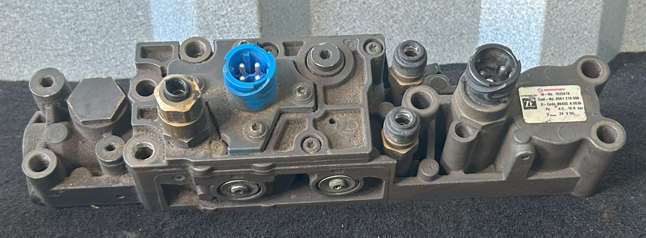 DAF XF 105 MECHATRONIC VALVE - علبة التروس و قطع الغيار: صور 1 DAF XF 105 MECHATRONIC VALVE - علبة التروس و قطع الغيار: صور 1