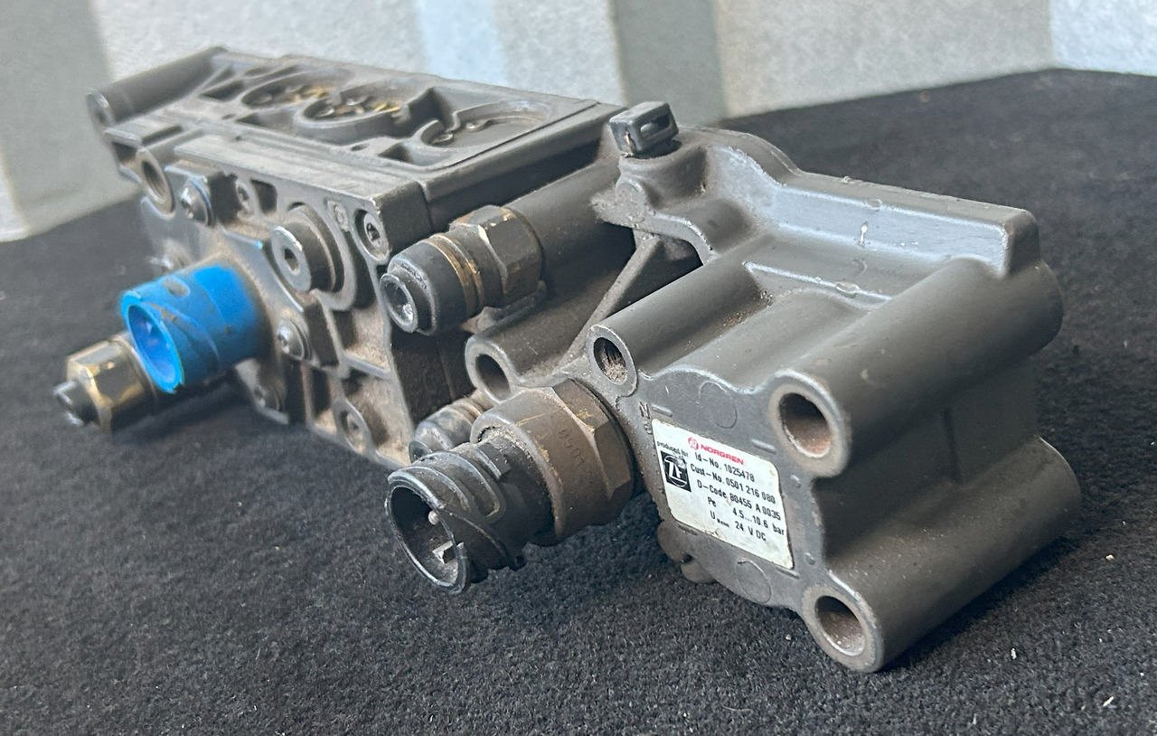 DAF XF 105 MECHATRONIC VALVE - علبة التروس و قطع الغيار: صور 4 DAF XF 105 MECHATRONIC VALVE - علبة التروس و قطع الغيار: صور 4