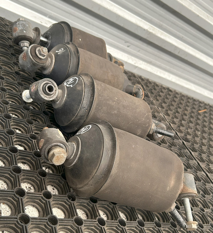 DAF XF 106 CAB SUSPENSION BOOT SET - الكابينة تعليق: صور 5 DAF XF 106 CAB SUSPENSION BOOT SET - الكابينة تعليق: صور 5