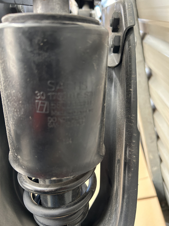 IVECO CABIN SUSPENSION REAR WITH SHOCK ABSORBERS S-WAY BRAND NEW - الكابينة تعليق: صور 3 IVECO CABIN SUSPENSION REAR WITH SHOCK ABSORBERS S-WAY BRAND NEW - الكابينة تعليق: صور 3