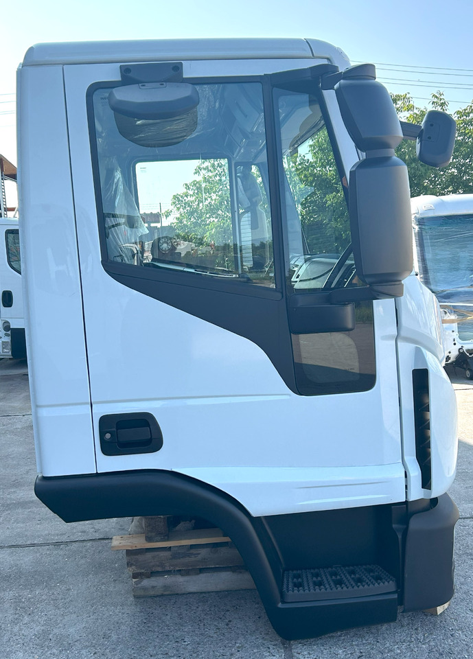 جديد الكبائن - سيارة IVECO Eurocargo 75 DAY cabine Fahrerhaus Cab 2025: صور 8