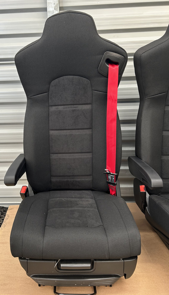 IVECO NEW SET OF SEATS IVECO S-WAY - مقاعد السيارات: صور 2 IVECO NEW SET OF SEATS IVECO S-WAY - مقاعد السيارات: صور 2