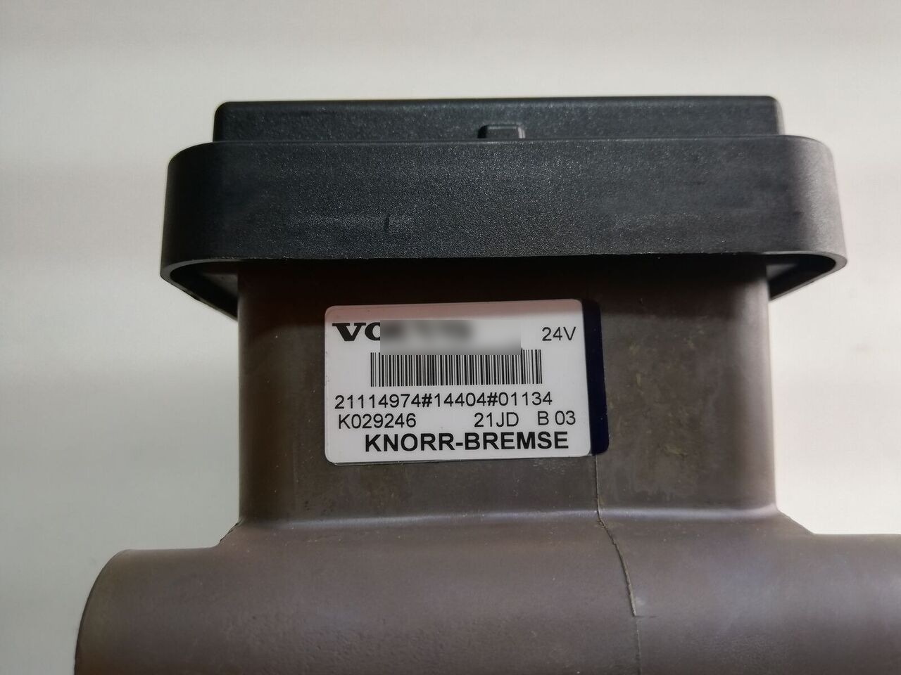 Knorr-Bremse VOLVO FH 21114974 K029246 Volvo FH truck - صمام الفرامل - شاحنة: صور 5 Knorr-Bremse VOLVO FH 21114974 K029246 Volvo FH truck - صمام الفرامل - شاحنة: صور 5