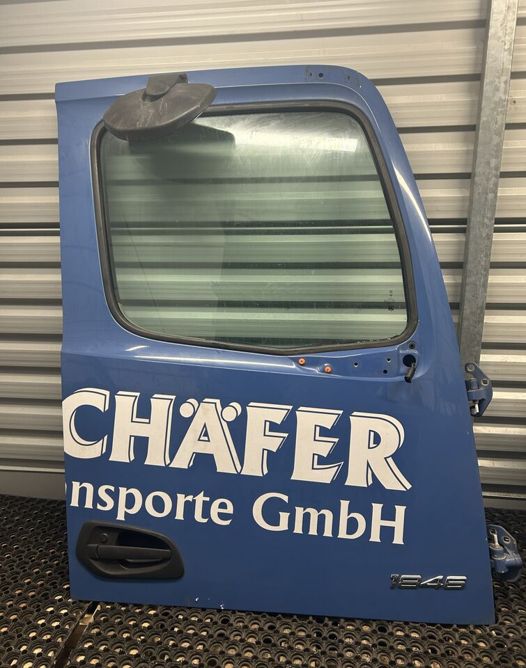 MERCEDES ACTROS MP4 DOOR RIGHT EITH RAMP MIRROR - باب و قطع الغيار: صور 1 MERCEDES ACTROS MP4 DOOR RIGHT EITH RAMP MIRROR - باب و قطع الغيار: صور 1