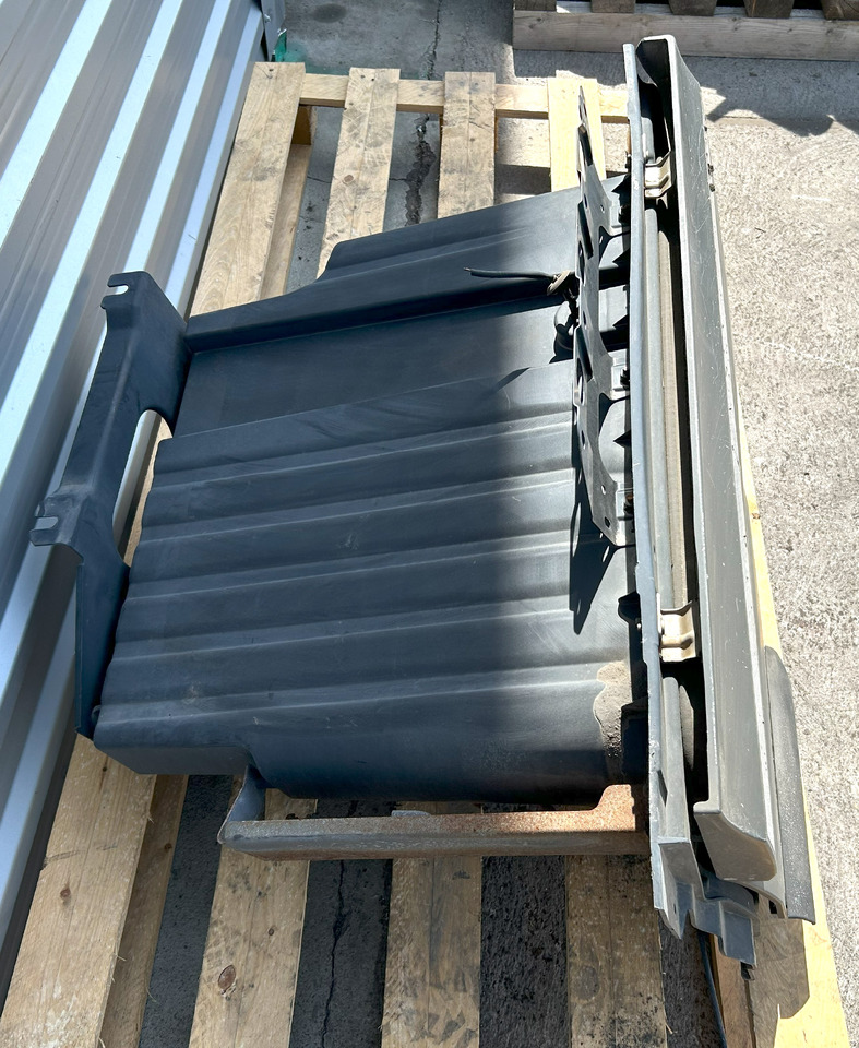 MERCEDES ACTROS MP4 STORAGE COMPARTMENT EXTENSION OF THE STEPS LEFT - قطع غيار عامة: صور 3 MERCEDES ACTROS MP4 STORAGE COMPARTMENT EXTENSION OF THE STEPS LEFT - قطع غيار عامة: صور 3