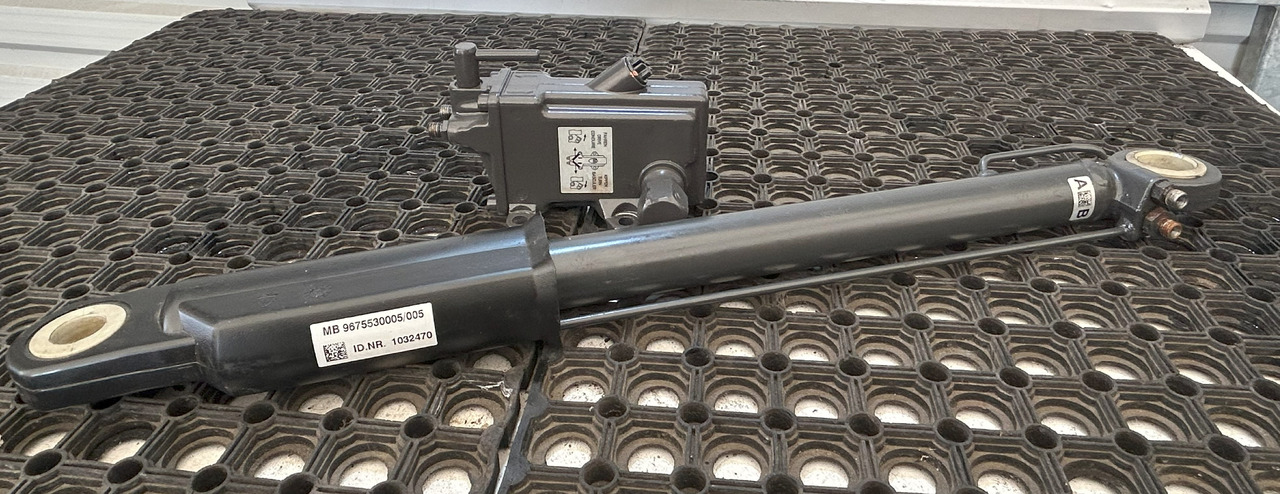 MERCEDES ATEGO CABIN LIFTING ACTUATOR + PUMP - الكابينة تعليق: صور 1 MERCEDES ATEGO CABIN LIFTING ACTUATOR + PUMP - الكابينة تعليق: صور 1