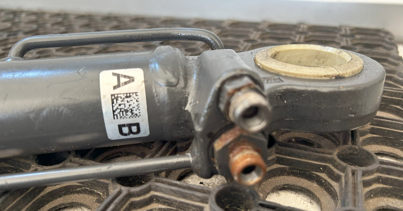 MERCEDES ATEGO CABIN LIFTING ACTUATOR + PUMP - الكابينة تعليق: صور 5 MERCEDES ATEGO CABIN LIFTING ACTUATOR + PUMP - الكابينة تعليق: صور 5