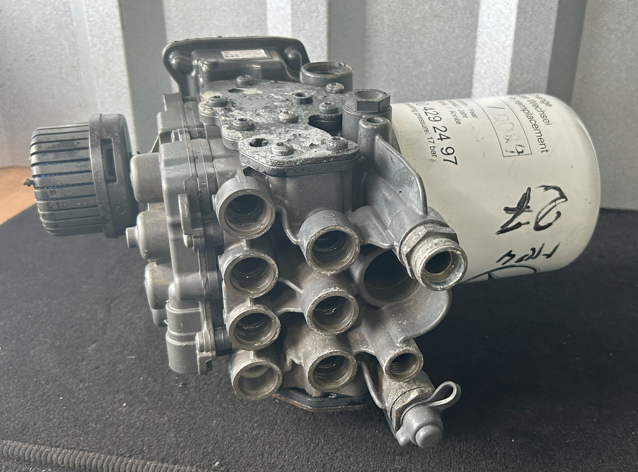 MERCEDES-BENZ ACTROS MP4 EAPU AIR DRYER EL 2204 K138271 - أجزاء الفرامل - شاحنة: صور 4 MERCEDES-BENZ ACTROS MP4 EAPU AIR DRYER EL 2204 K138271 - أجزاء الفرامل - شاحنة: صور 4
