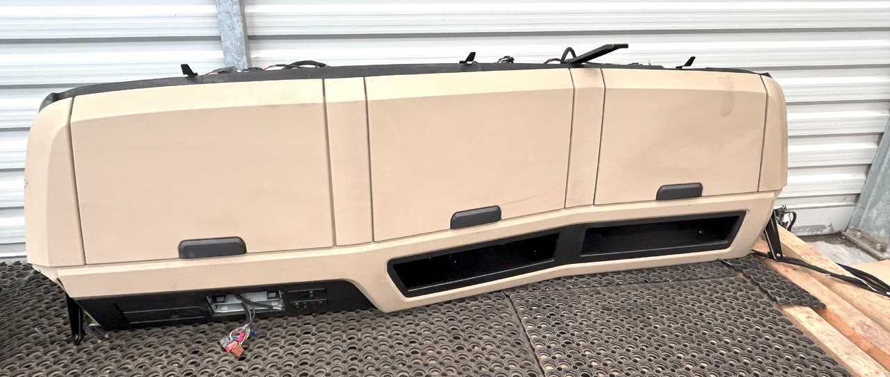 MERCEDES-BENZ UPPER COCKPIT STORAGE COMPARTMENTS SHELVES SHELF STORAGE COMPARTMENT GIGA SPACE CAB - الكابينة والداخلية: صور 1 MERCEDES-BENZ UPPER COCKPIT STORAGE COMPARTMENTS SHELVES SHELF STORAGE COMPARTMENT GIGA SPACE CAB - الكابينة والداخلية: صور 1