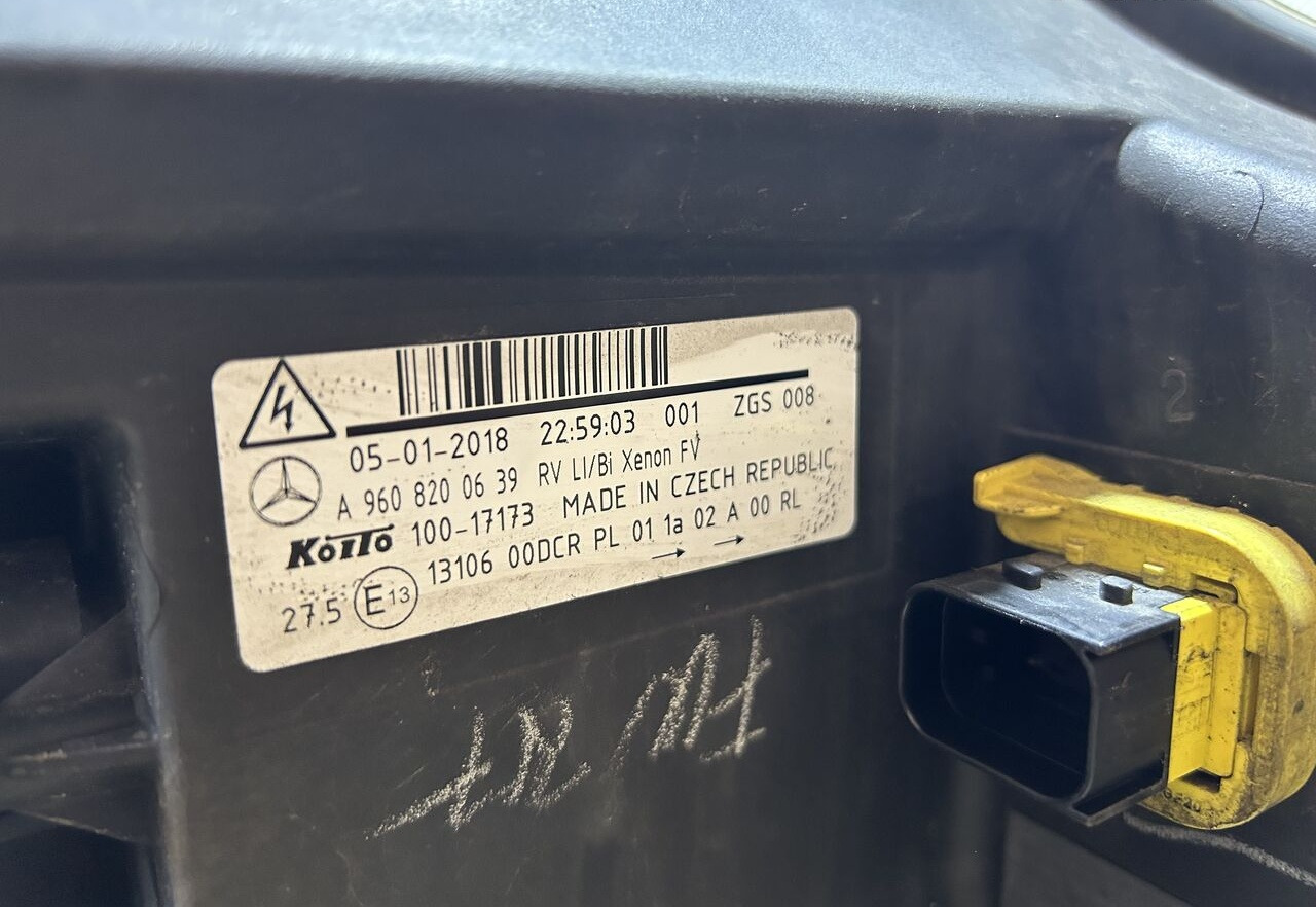 Mercedes-Benz ACTROS MP4 A9608200639 Mercedes-Benz ACTROS MP4 - كشافات - شاحنة: صور 2 Mercedes-Benz ACTROS MP4 A9608200639 Mercedes-Benz ACTROS MP4 - كشافات - شاحنة: صور 2