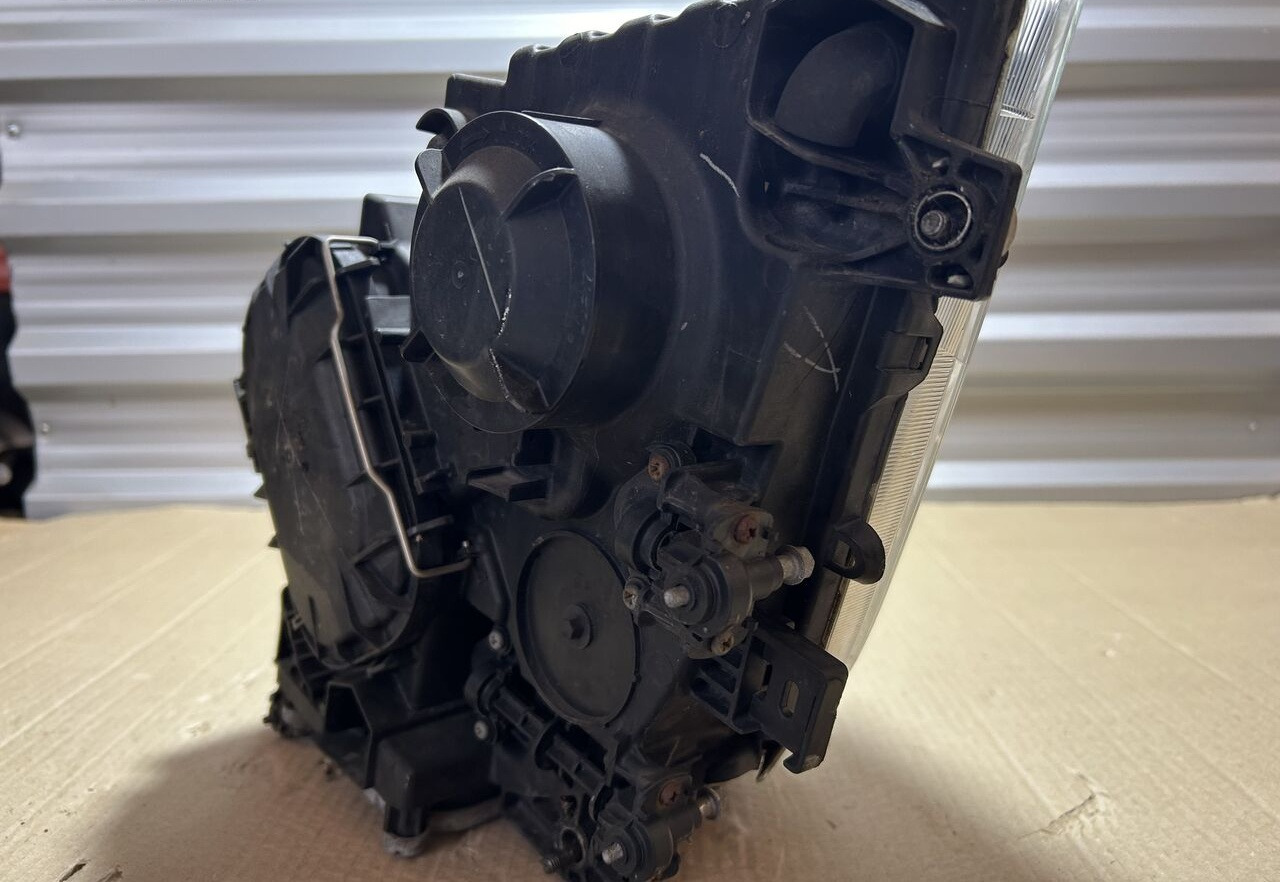 Mercedes-Benz ACTROS MP4 A9608200739 Mercedes-Benz ACTROS MP4 truck - كشافات - شاحنة: صور 5 Mercedes-Benz ACTROS MP4 A9608200739 Mercedes-Benz ACTROS MP4 truck - كشافات - شاحنة: صور 5