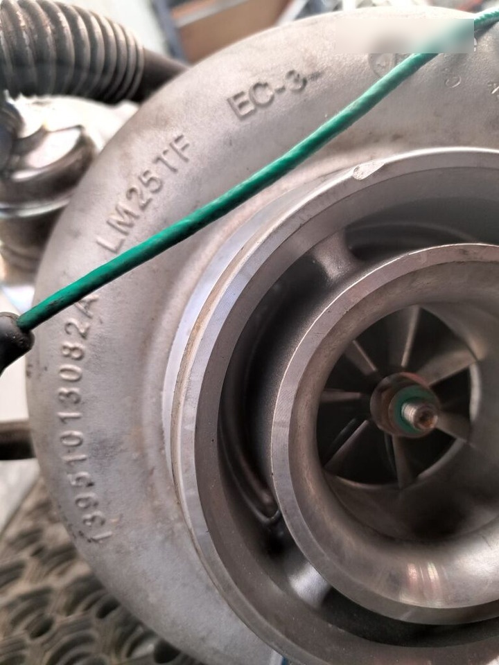 Mercedes-Benz Antos Actros MP4 0M470 Mercedes-Benz ACTROS MP4 truck - الشاحن التوربيني - شاحنة: صور 5 Mercedes-Benz Antos Actros MP4 0M470 Mercedes-Benz ACTROS MP4 truck - الشاحن التوربيني - شاحنة: صور 5