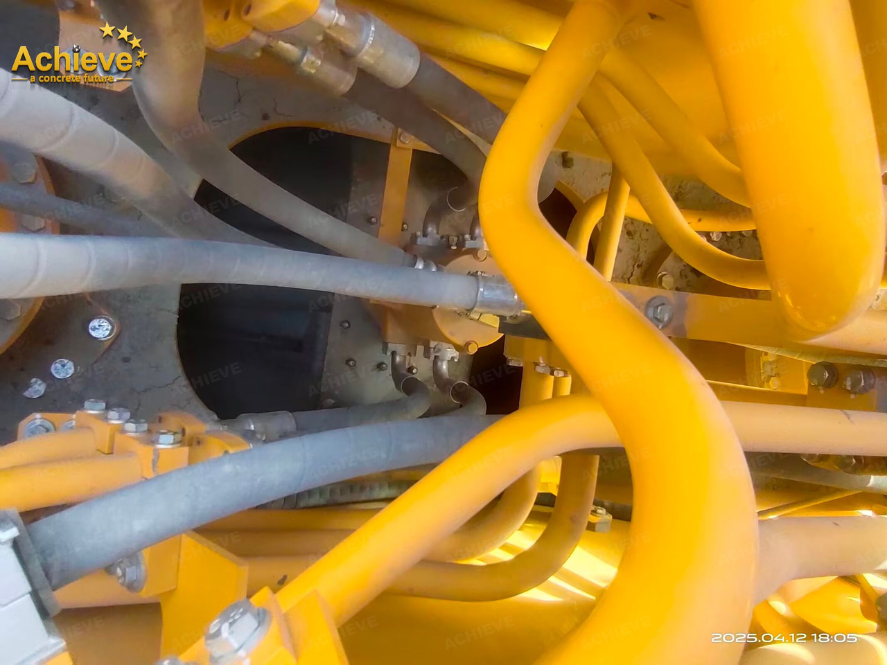 حفارات زحافة komatsu 【ACHIEVE】TOP CONDITION!!! PC1250-11R 2023 4500h Horsepower (HP) 758 HP @ 1,800 rpm Operating weight (lbs) 269,300 - 272,600 Bucket Capacity (yd3) 5.3-9.5: صور 32 حفارات زحافة komatsu 【ACHIEVE】TOP CONDITION!!! PC1250-11R 2023 4500h Horsepower (HP) 758 HP @ 1,800 rpm Operating weight (lbs) 269,300 - 272,600 Bucket Capacity (yd3) 5.3-9.5: صور 32