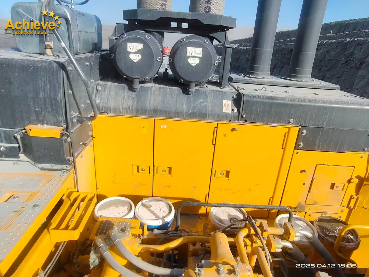 حفارات زحافة komatsu 【ACHIEVE】TOP CONDITION!!! PC1250-11R 2023 4500h Horsepower (HP) 758 HP @ 1,800 rpm Operating weight (lbs) 269,300 - 272,600 Bucket Capacity (yd3) 5.3-9.5: صور 33 حفارات زحافة komatsu 【ACHIEVE】TOP CONDITION!!! PC1250-11R 2023 4500h Horsepower (HP) 758 HP @ 1,800 rpm Operating weight (lbs) 269,300 - 272,600 Bucket Capacity (yd3) 5.3-9.5: صور 33