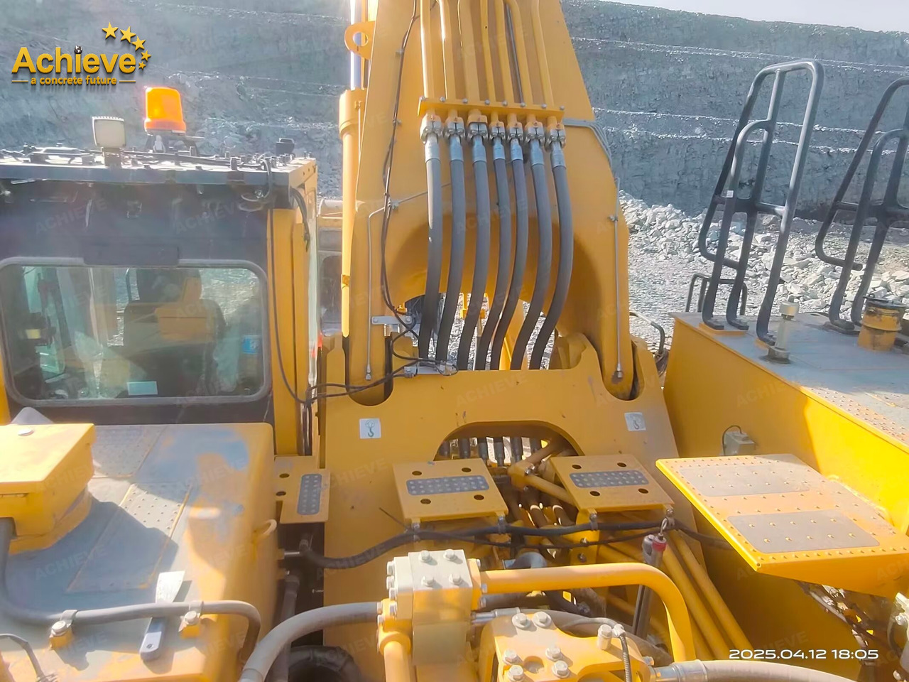 حفارات زحافة komatsu 【ACHIEVE】TOP CONDITION!!! PC1250-11R 2023 4500h Horsepower (HP) 758 HP @ 1,800 rpm Operating weight (lbs) 269,300 - 272,600 Bucket Capacity (yd3) 5.3-9.5: صور 29 حفارات زحافة komatsu 【ACHIEVE】TOP CONDITION!!! PC1250-11R 2023 4500h Horsepower (HP) 758 HP @ 1,800 rpm Operating weight (lbs) 269,300 - 272,600 Bucket Capacity (yd3) 5.3-9.5: صور 29