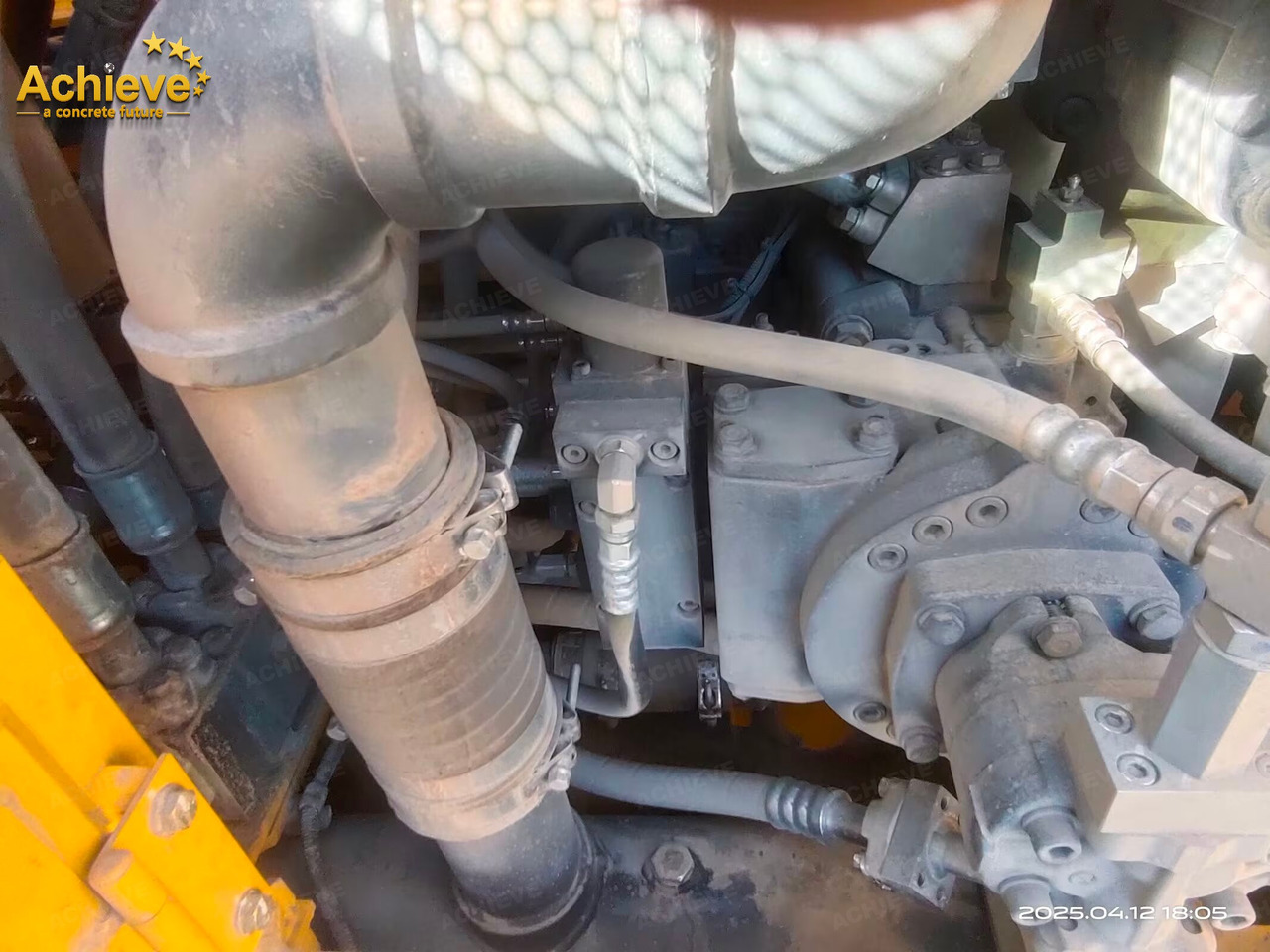 حفارات زحافة komatsu 【ACHIEVE】TOP CONDITION!!! PC1250-11R 2023 4500h Horsepower (HP) 758 HP @ 1,800 rpm Operating weight (lbs) 269,300 - 272,600 Bucket Capacity (yd3) 5.3-9.5: صور 27 حفارات زحافة komatsu 【ACHIEVE】TOP CONDITION!!! PC1250-11R 2023 4500h Horsepower (HP) 758 HP @ 1,800 rpm Operating weight (lbs) 269,300 - 272,600 Bucket Capacity (yd3) 5.3-9.5: صور 27