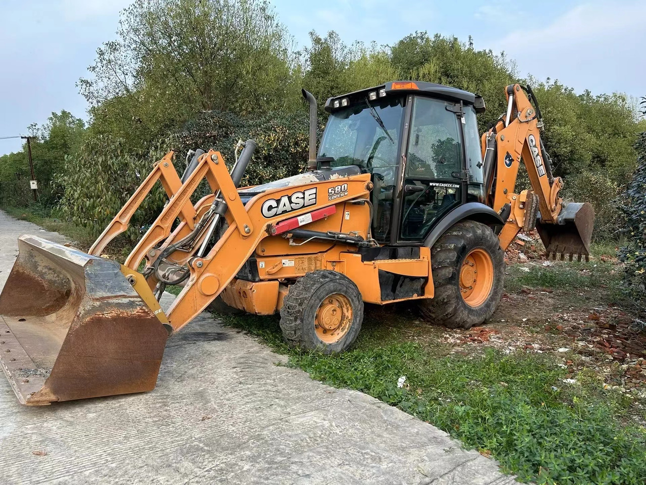 CASE 580M Super USA Origin Used Multi-functional Tractor - حفار متعدد الاستخدام: صور 2 CASE 580M Super USA Origin Used Multi-functional Tractor - حفار متعدد الاستخدام: صور 2