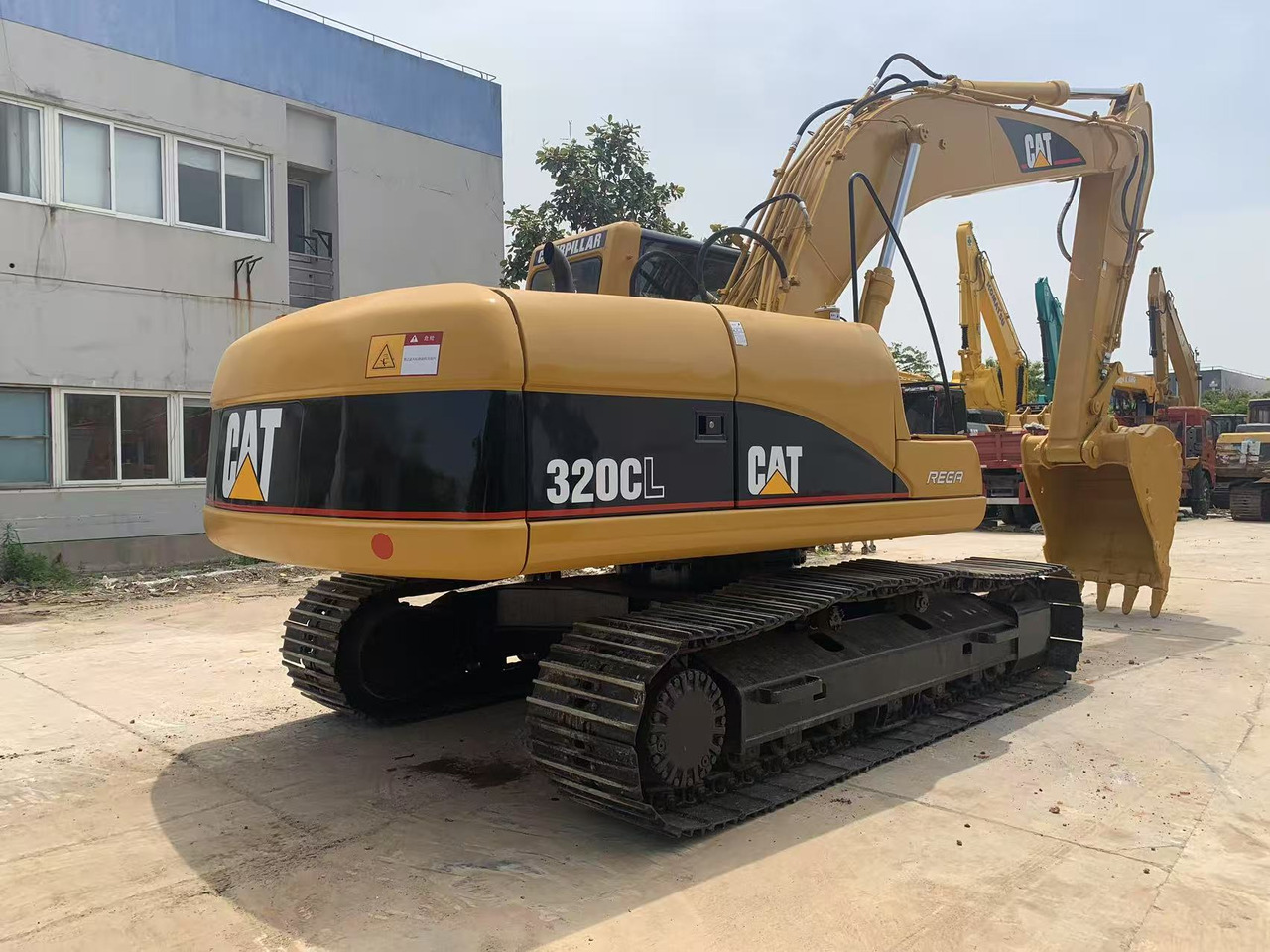 CATERPILLAR 20 ton Crawler Excavator CAT 320C, 320D - حفارات زحافة: صور 2 CATERPILLAR 20 ton Crawler Excavator CAT 320C, 320D - حفارات زحافة: صور 2