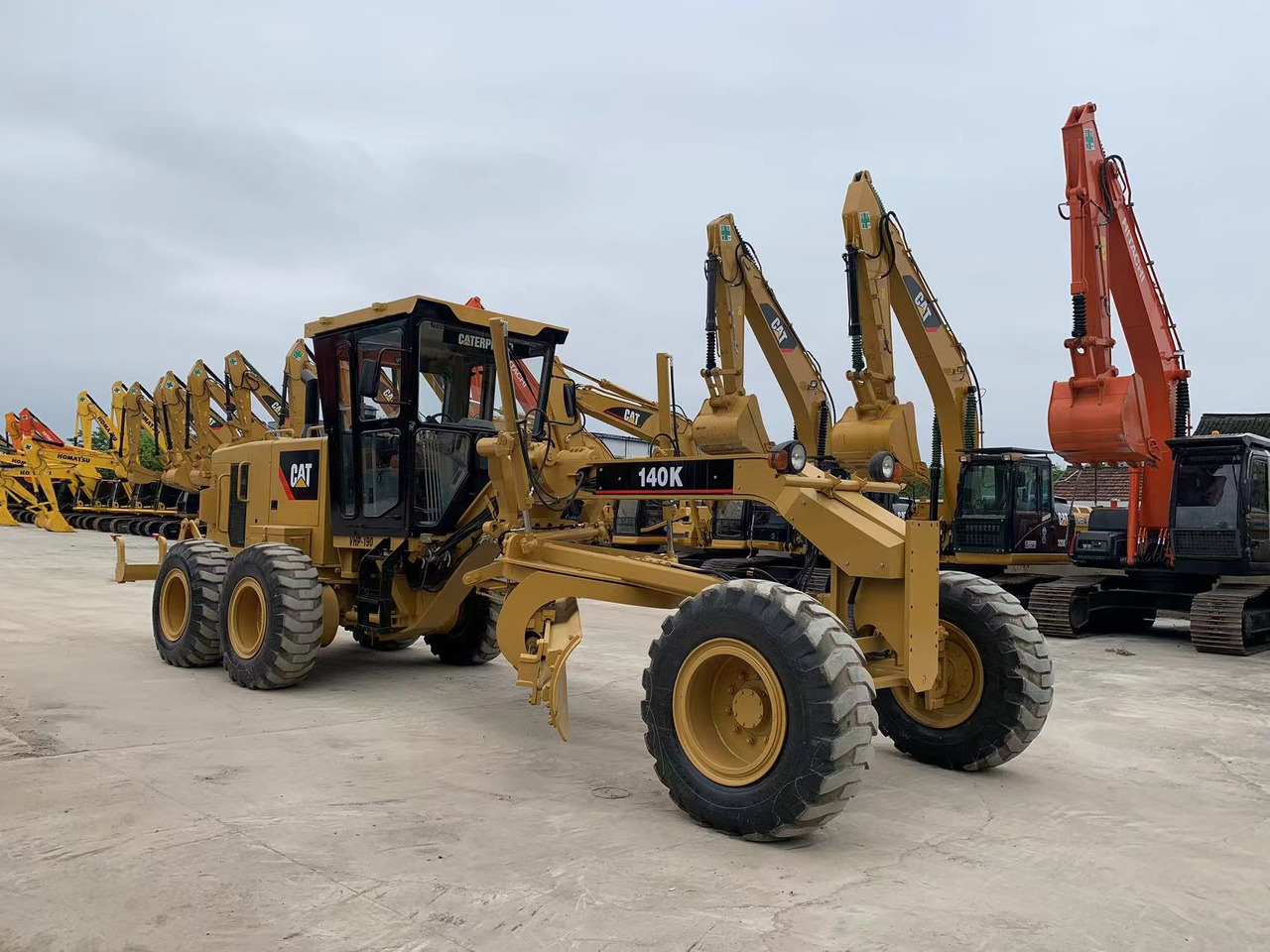 CATERPILLAR Motor Grader CAT 140K, 120K Road Construction Machine - آلة تسوية الأرض: صور 1 CATERPILLAR Motor Grader CAT 140K, 120K Road Construction Machine - آلة تسوية الأرض: صور 1