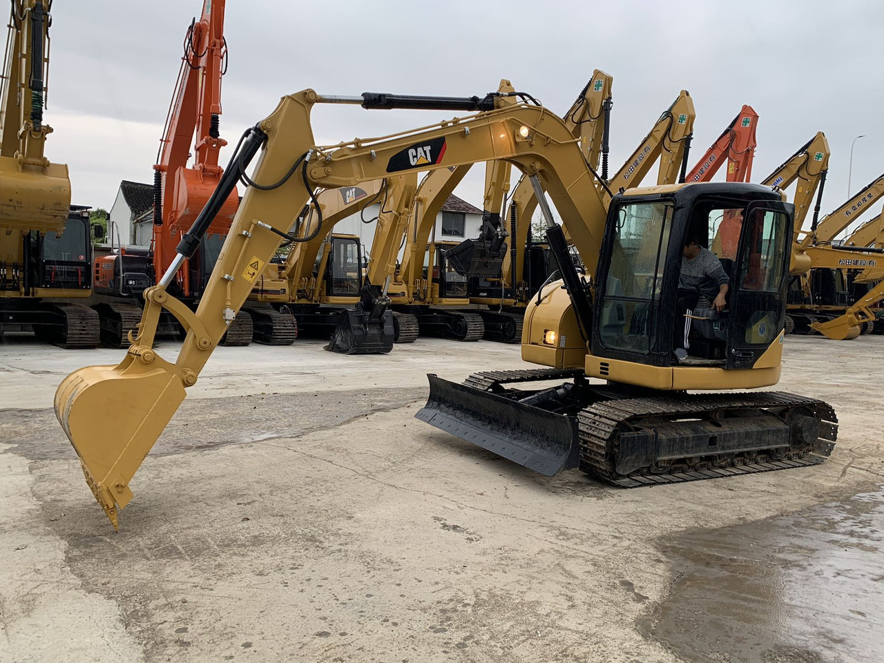 Caterpillar 308 Mini Excavator Used Machine Good Price on Sale - حفارات زحافة: صور 4 Caterpillar 308 Mini Excavator Used Machine Good Price on Sale - حفارات زحافة: صور 4