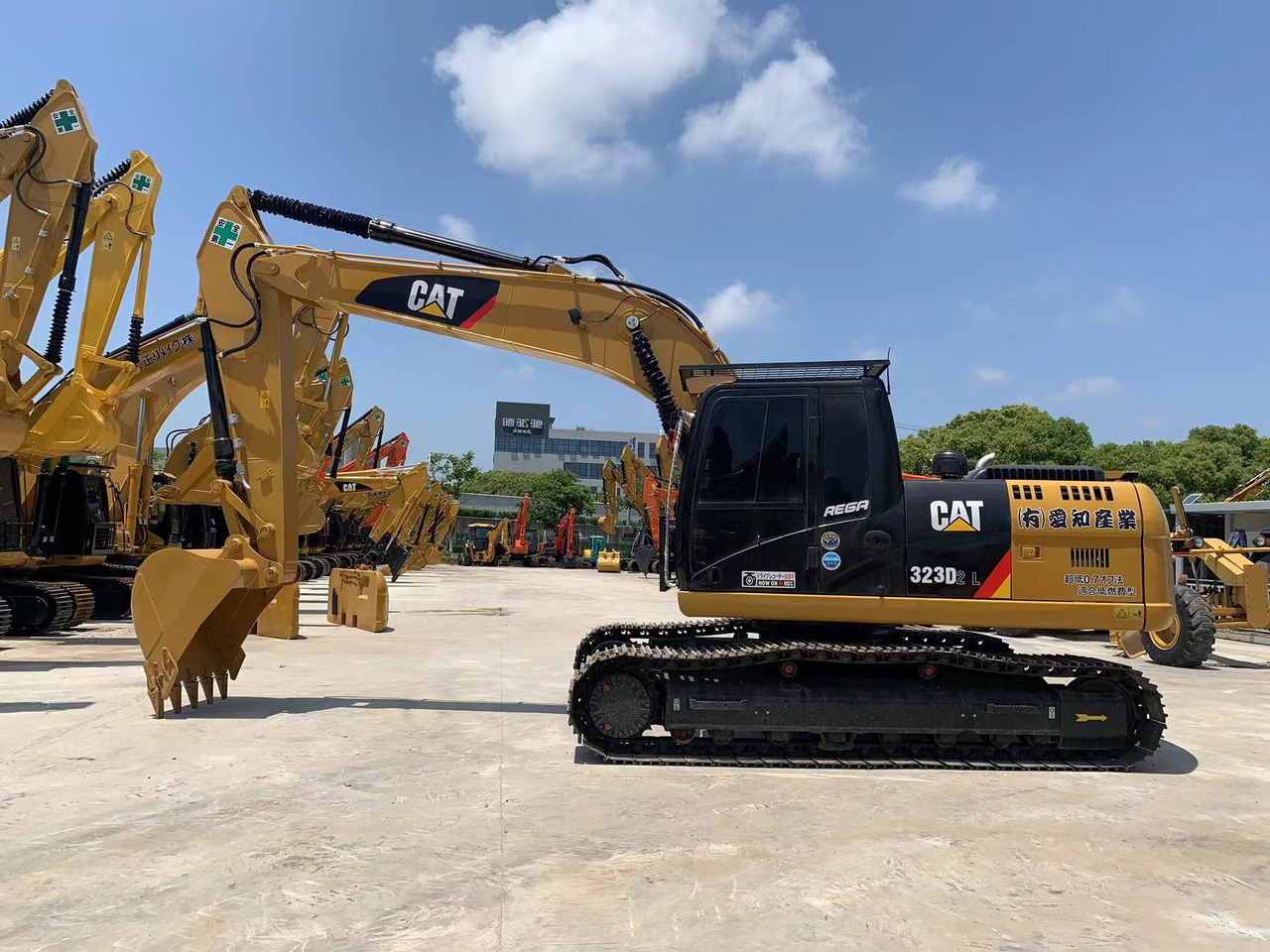 Caterpillar Excavator 320, 323 with Mechanical Engine Mitsubishi S6K - حفارات زحافة: صور 1 Caterpillar Excavator 320, 323 with Mechanical Engine Mitsubishi S6K - حفارات زحافة: صور 1