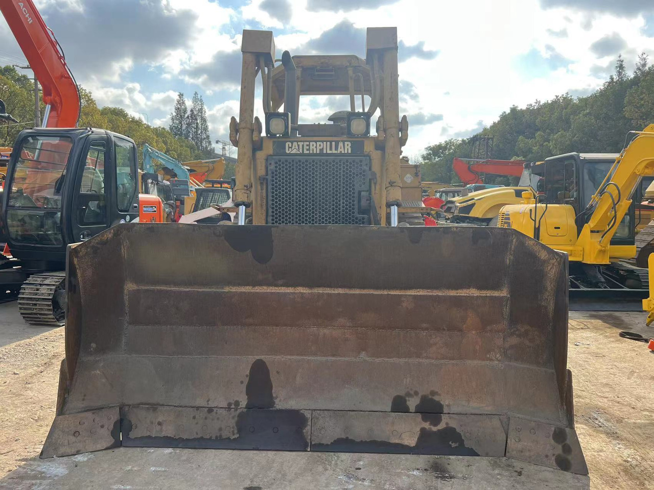 Caterpillar Original Condition CAT D6R bulldozer with Rippers - بلدوزر: صور 3 Caterpillar Original Condition CAT D6R bulldozer with Rippers - بلدوزر: صور 3