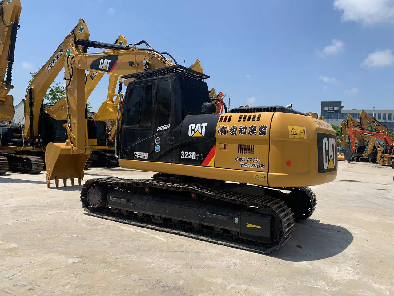 Caterpillar Tracked Excavator CAT 323D, 323D2 for Bolivia - حفارات زحافة: صور 4 Caterpillar Tracked Excavator CAT 323D, 323D2 for Bolivia - حفارات زحافة: صور 4