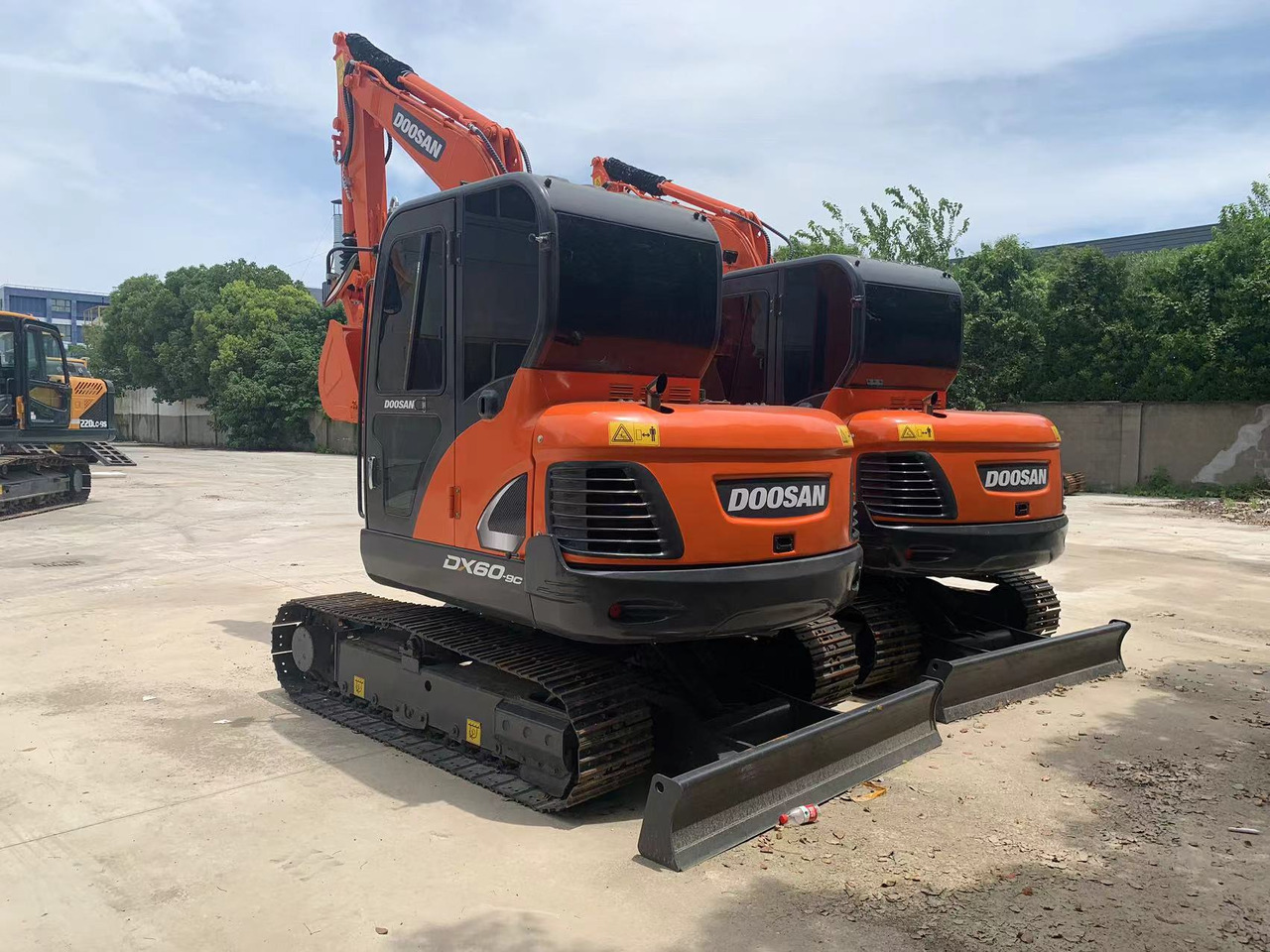 DOOSAN DX60 Good price 6 ton Small Excavator - حفارات زحافة: صور 3 DOOSAN DX60 Good price 6 ton Small Excavator - حفارات زحافة: صور 3