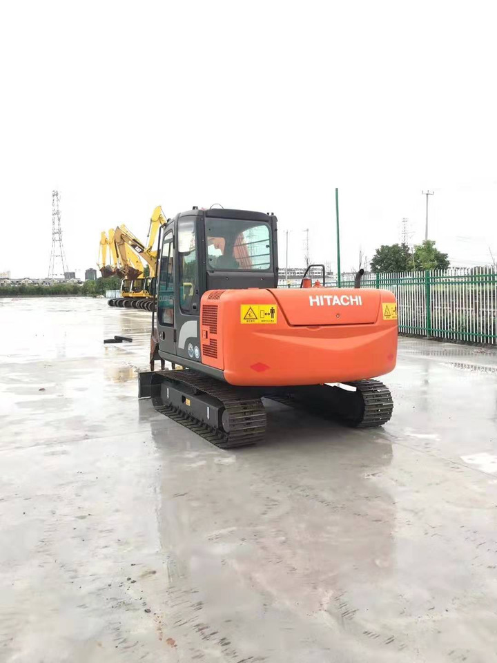 Hitachi 6 ton Hydraulic Excavator ZX60 Good Price - حفارات زحافة: صور 4 Hitachi 6 ton Hydraulic Excavator ZX60 Good Price - حفارات زحافة: صور 4