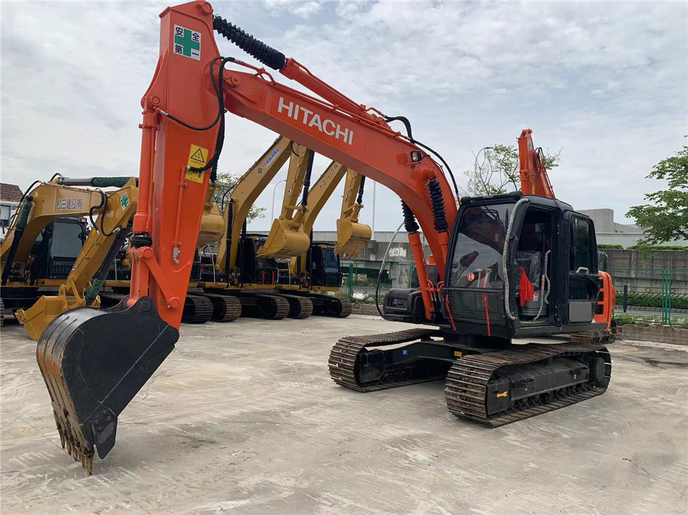 Hitachi Heavy-Duty Hydraulic Excavator Hitachi ZX120 with 94.8 HP 0.52 m³ Bucket 5.2m Max Digging Depth - حفارات زحافة: صور 3 Hitachi Heavy-Duty Hydraulic Excavator Hitachi ZX120 with 94.8 HP 0.52 m³ Bucket 5.2m Max Digging Depth - حفارات زحافة: صور 3