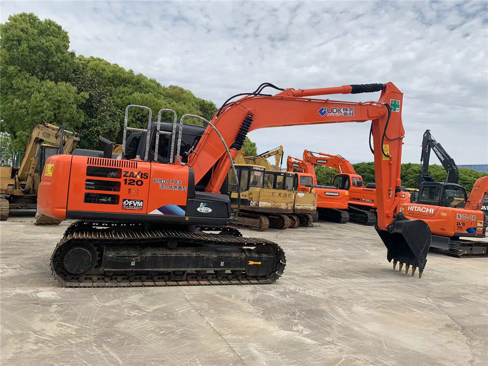 Hitachi Heavy-Duty Hydraulic Excavator Hitachi ZX120 with 94.8 HP 0.52 m³ Bucket 5.2m Max Digging Depth - حفارات زحافة: صور 5 Hitachi Heavy-Duty Hydraulic Excavator Hitachi ZX120 with 94.8 HP 0.52 m³ Bucket 5.2m Max Digging Depth - حفارات زحافة: صور 5