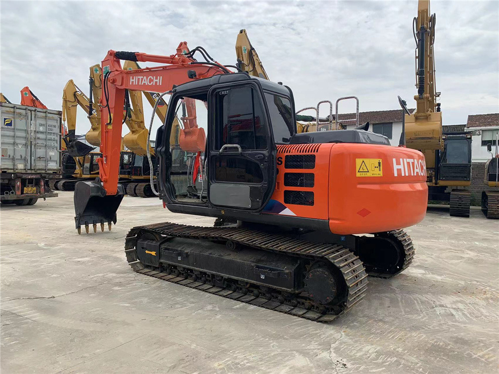 Hitachi Heavy-Duty Hydraulic Excavator Hitachi ZX120 with 94.8 HP 0.52 m³ Bucket 5.2m Max Digging Depth - حفارات زحافة: صور 1 Hitachi Heavy-Duty Hydraulic Excavator Hitachi ZX120 with 94.8 HP 0.52 m³ Bucket 5.2m Max Digging Depth - حفارات زحافة: صور 1