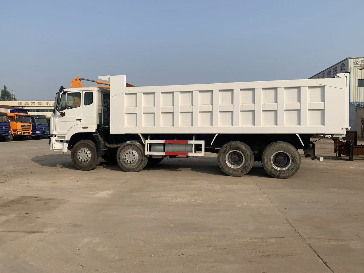 Howo 8x4 Tipper Truck Used Condition HOWO Dumper Truck Left Hand Drive - قلابات: صور 4 Howo 8x4 Tipper Truck Used Condition HOWO Dumper Truck Left Hand Drive - قلابات: صور 4