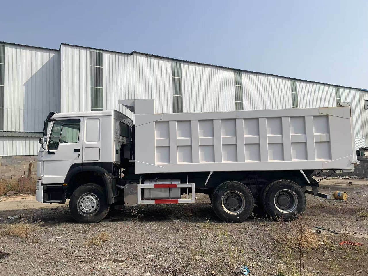 Howo Secondhand Commercial Vehicle 10-wheels HOWO Dumper Truck 6x4 Left Hand Drive Tipper Truck - قلابات: صور 1 Howo Secondhand Commercial Vehicle 10-wheels HOWO Dumper Truck 6x4 Left Hand Drive Tipper Truck - قلابات: صور 1