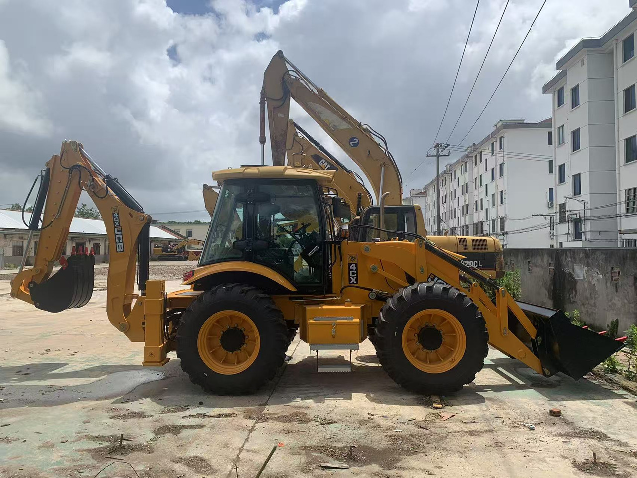 JCB 4X4 Backhoe Loader 4CX, 3CX - حفار متعدد الاستخدام: صور 3 JCB 4X4 Backhoe Loader 4CX, 3CX - حفار متعدد الاستخدام: صور 3