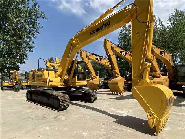 KOMATSU PC200LC-7, PC200LC-8 hydraulic excavator with jack hammer for sale - حفارات زحافة: صور 3 KOMATSU PC200LC-7, PC200LC-8 hydraulic excavator with jack hammer for sale - حفارات زحافة: صور 3