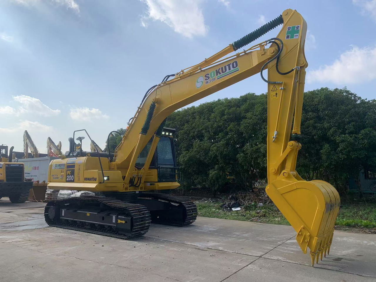 Komatsu 20 ton Excavator PC200 Japan Origin - حفارات زحافة: صور 3 Komatsu 20 ton Excavator PC200 Japan Origin - حفارات زحافة: صور 3