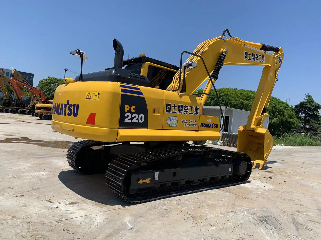 Komatsu Excavator PC220 Good Condition 22 ton Digger - حفارات زحافة: صور 4 Komatsu Excavator PC220 Good Condition 22 ton Digger - حفارات زحافة: صور 4