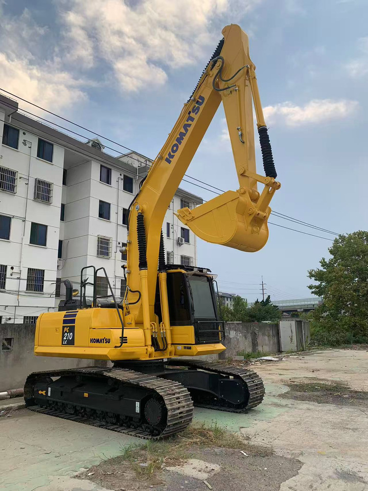 Komatsu Excavator Secondhand Machine Komatsu PC210 for PNG - حفارات زحافة: صور 5 Komatsu Excavator Secondhand Machine Komatsu PC210 for PNG - حفارات زحافة: صور 5
