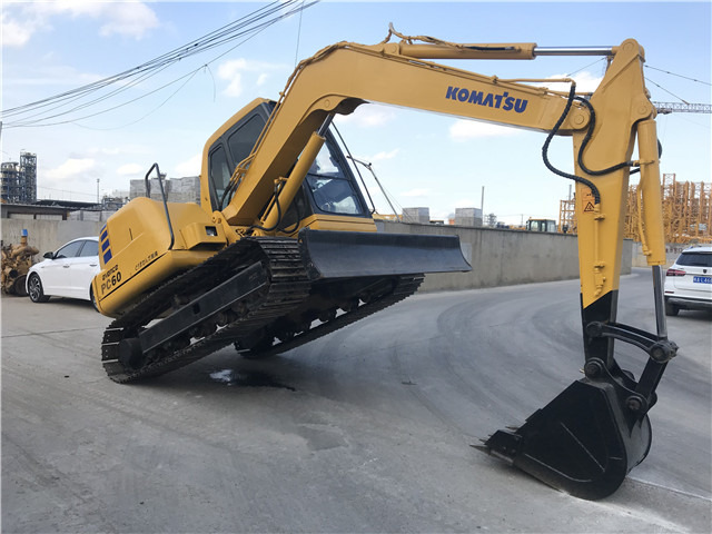 Komatsu PC60 Excavator 6 ton Small Digger Made in Japan - حفارات زحافة: صور 2 Komatsu PC60 Excavator 6 ton Small Digger Made in Japan - حفارات زحافة: صور 2